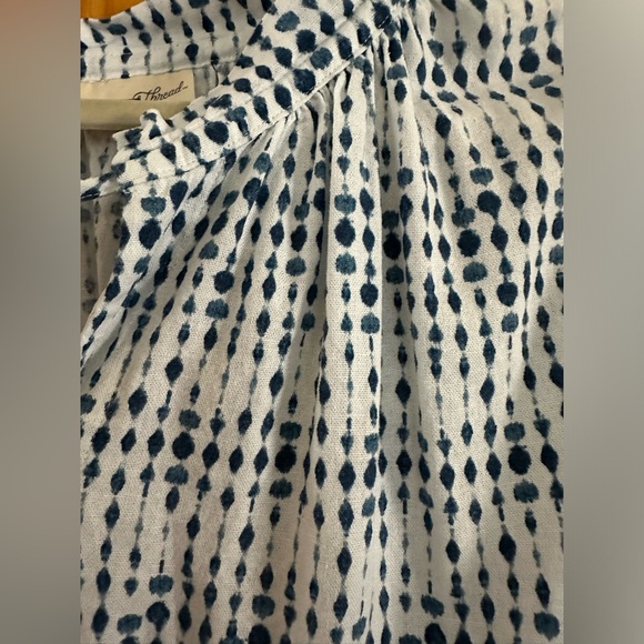 Universal Thread top - Picture 3 of 4